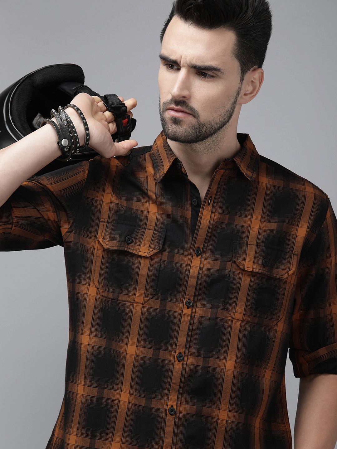 

The Roadster Lifestyle Co Men Brown & Navy Blue Checked Pure Cotton Casual Shirt
