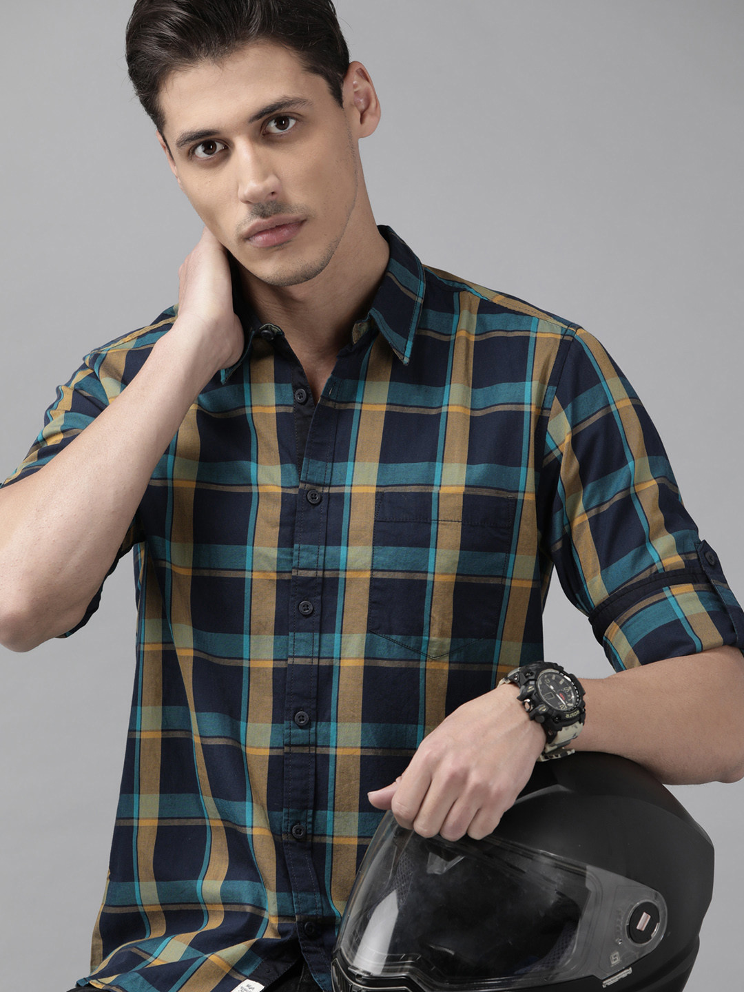 

Roadster Men Navy Blue & Mustard Yellow Windowpane Checked Pure Cotton Shirt