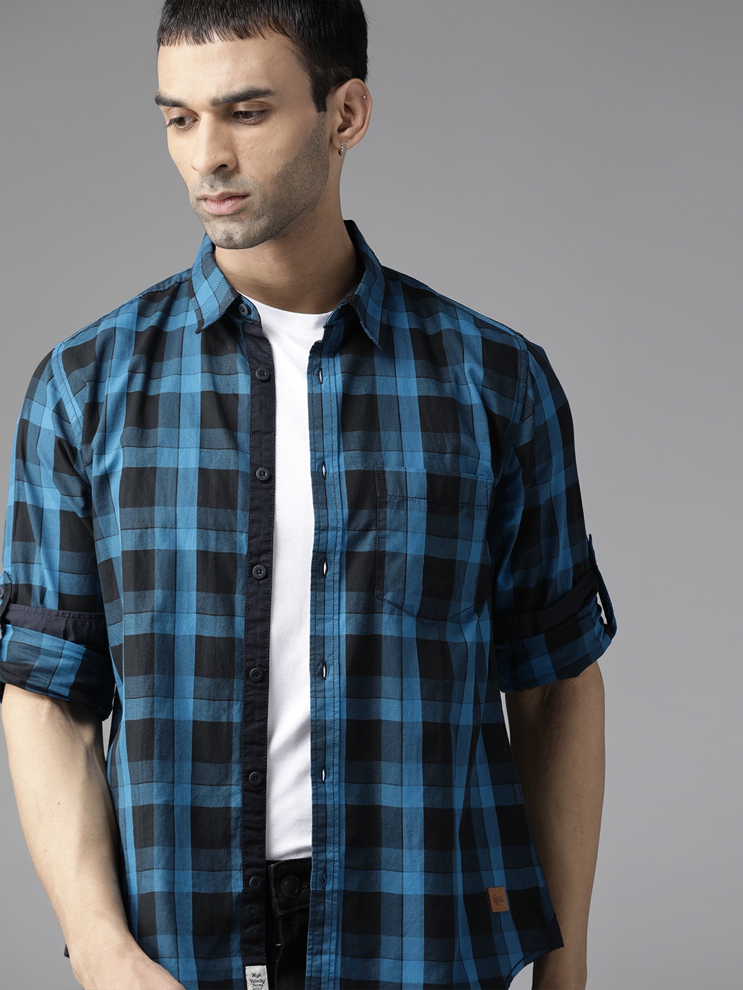 

Roadster Men Blue & Black Pure Cotton Checked Casual Shirt