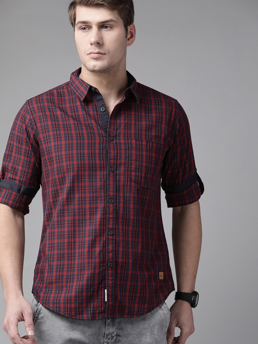 

Roadster Men Rust Red & Navy Blue Pure Cotton Tartan Checks Checked Casual Shirt