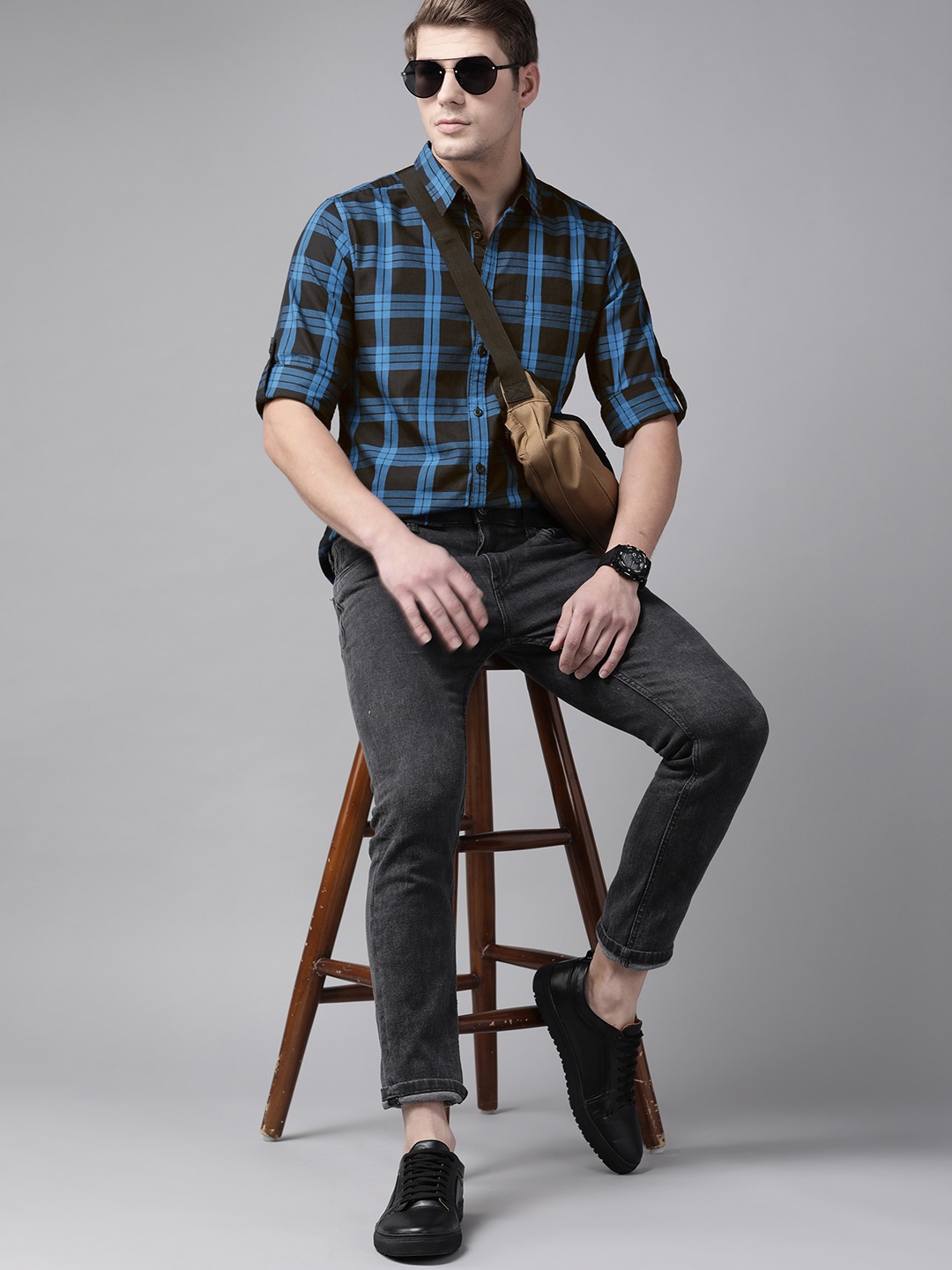 

Roadster Men Blue & Black Checked Pure Cotton Casual Shirt