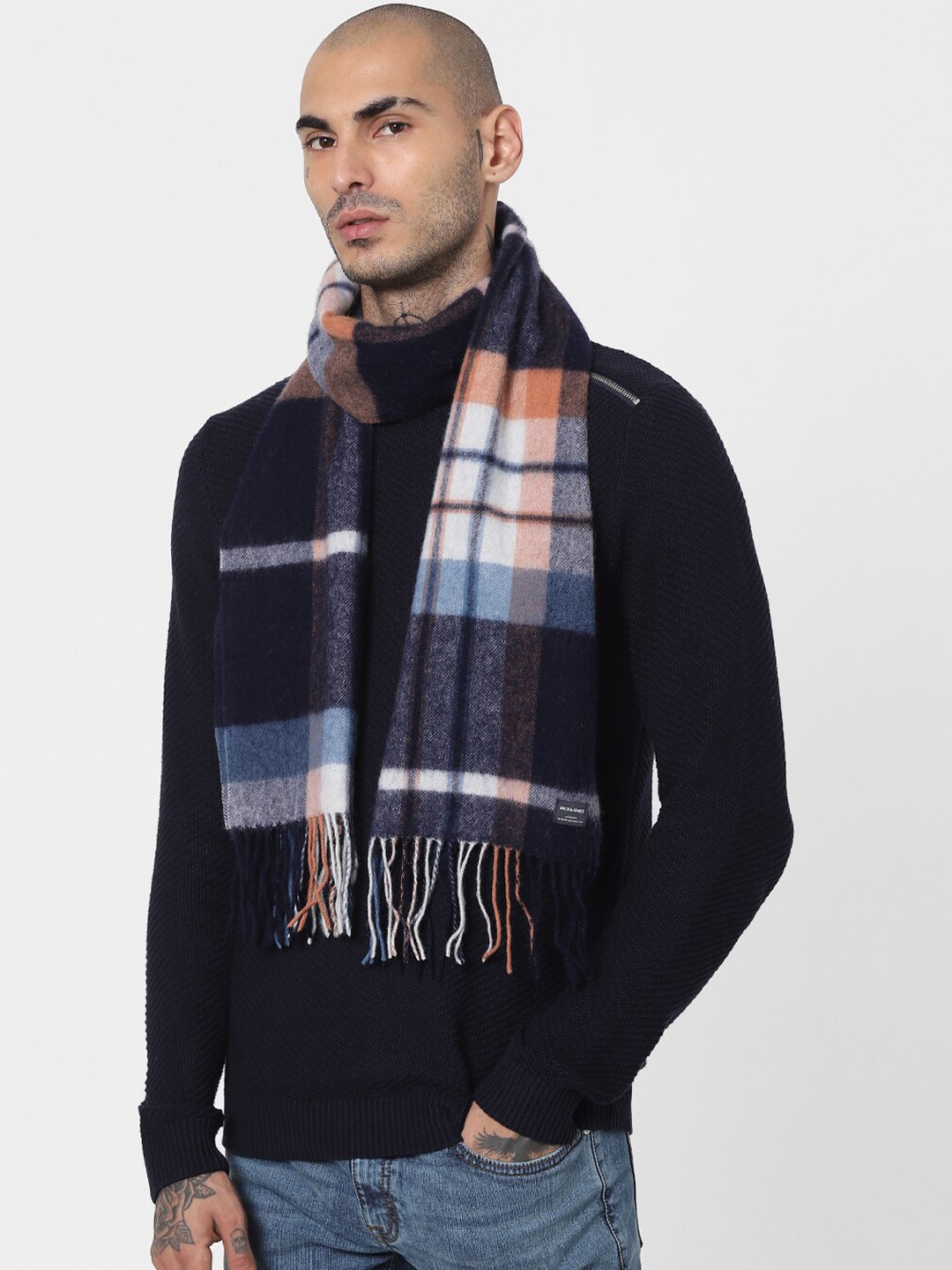 

Jack & Jones Men Navy Blue & White Checked Wool Scarf