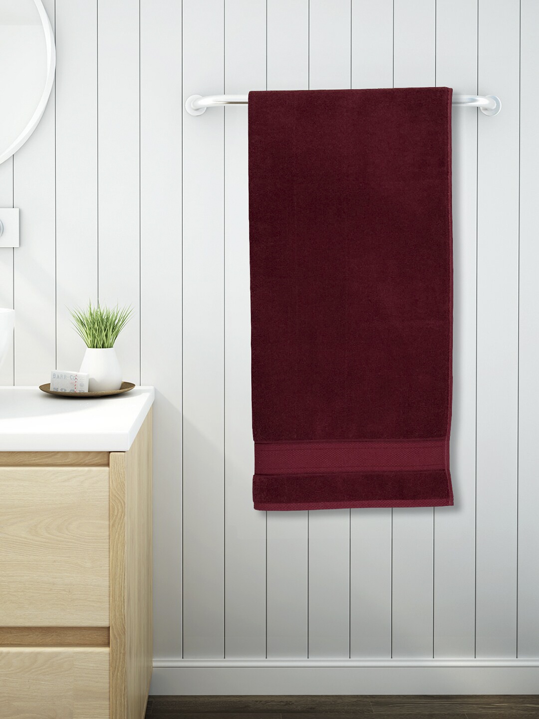 

SPACES Maroon Solid 550 GSM Pure Cotton Bath Towel