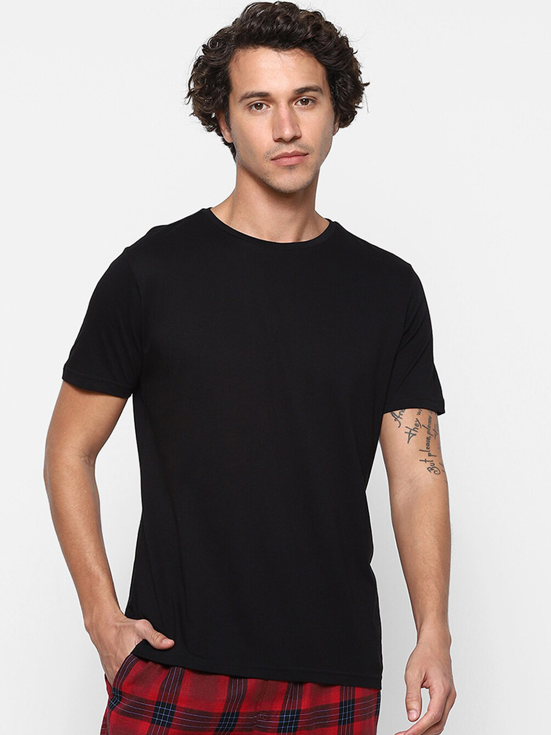

Ajile by Pantaloons Men Black Solid Lounge T-shirt