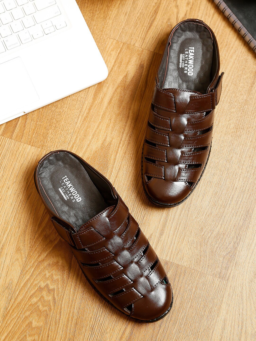 

Teakwood Leathers Men Brown Leather Fisherman Sandals