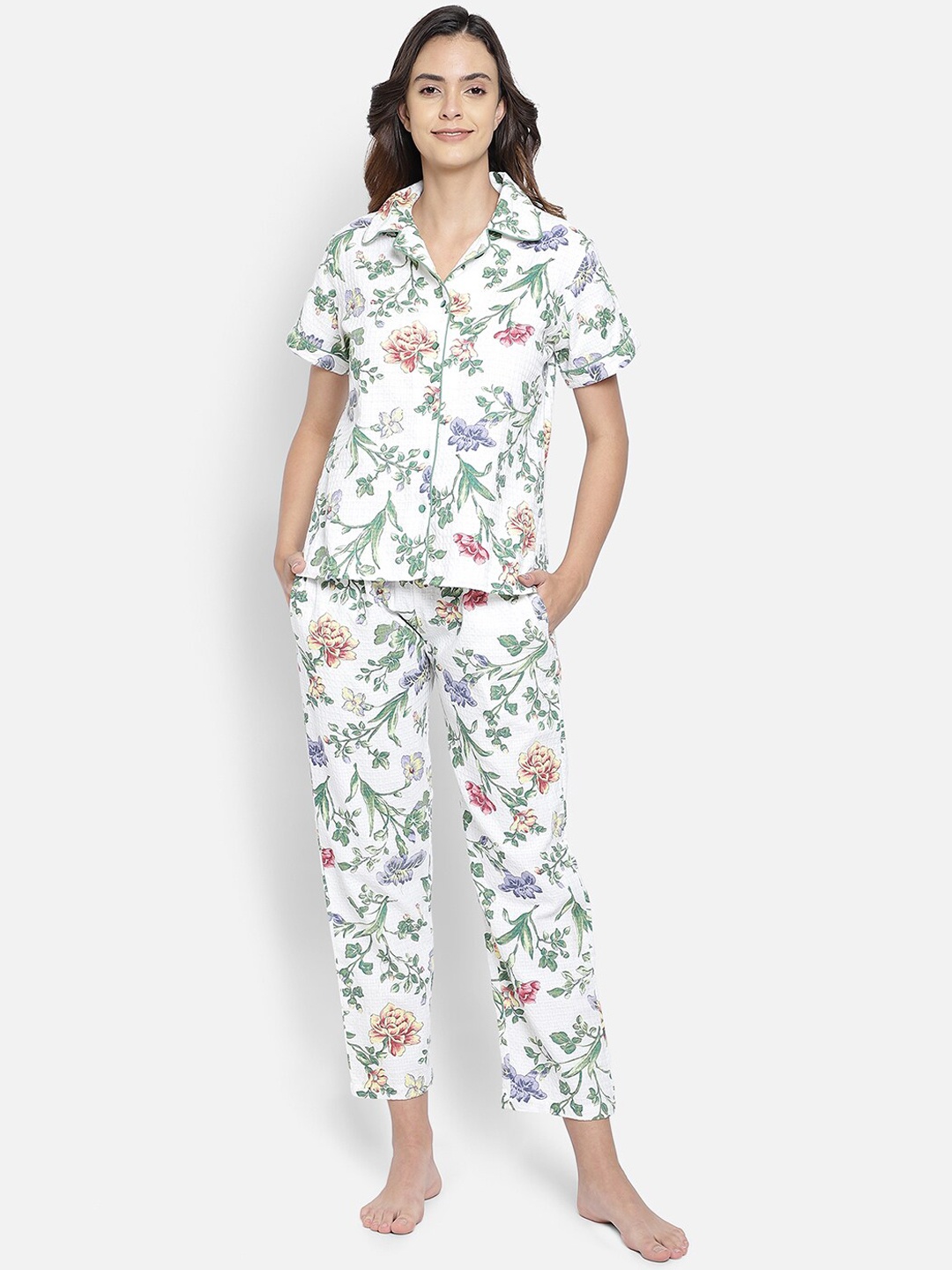 

Clovia Women White & Green Printed Night suit