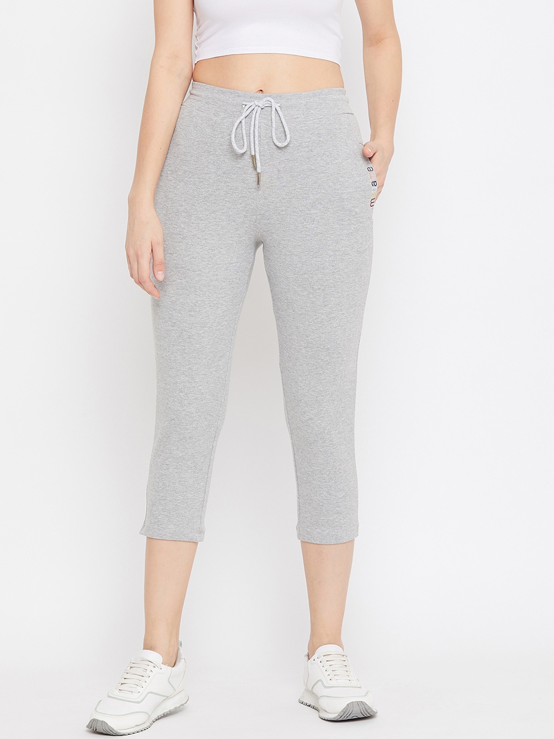 

Madame Women Grey Solid Relaxed-Fit Three-Fourth Length Track Pants