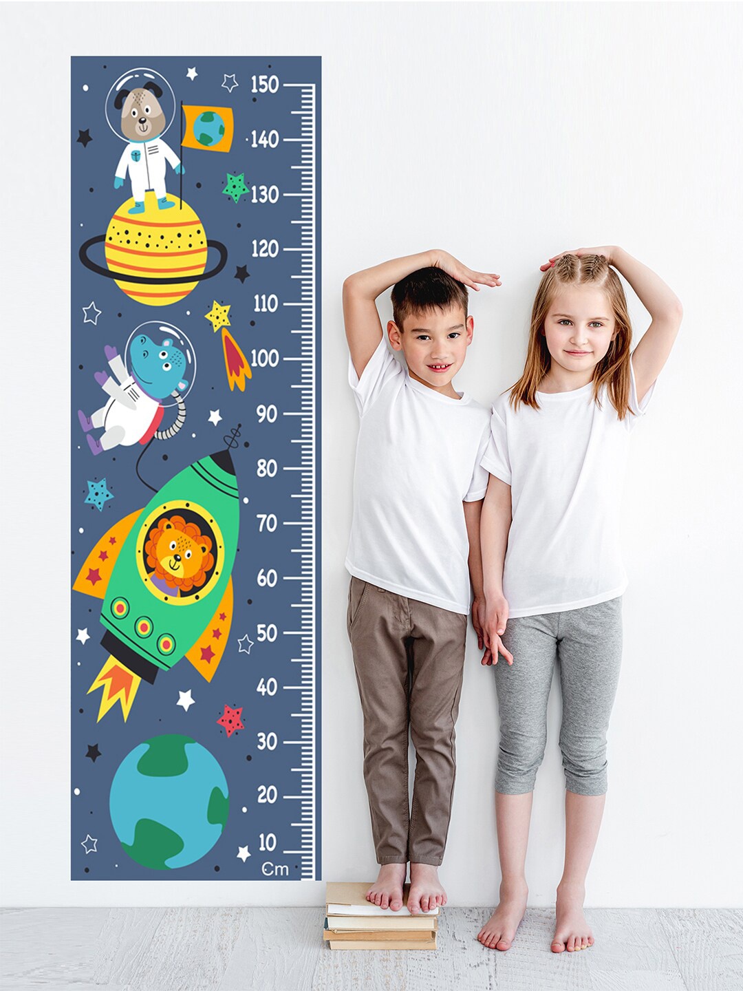 

WENS Kids Multicoloured Cartoon In Space Height Chart Vinyl Wall Sticker, Multi