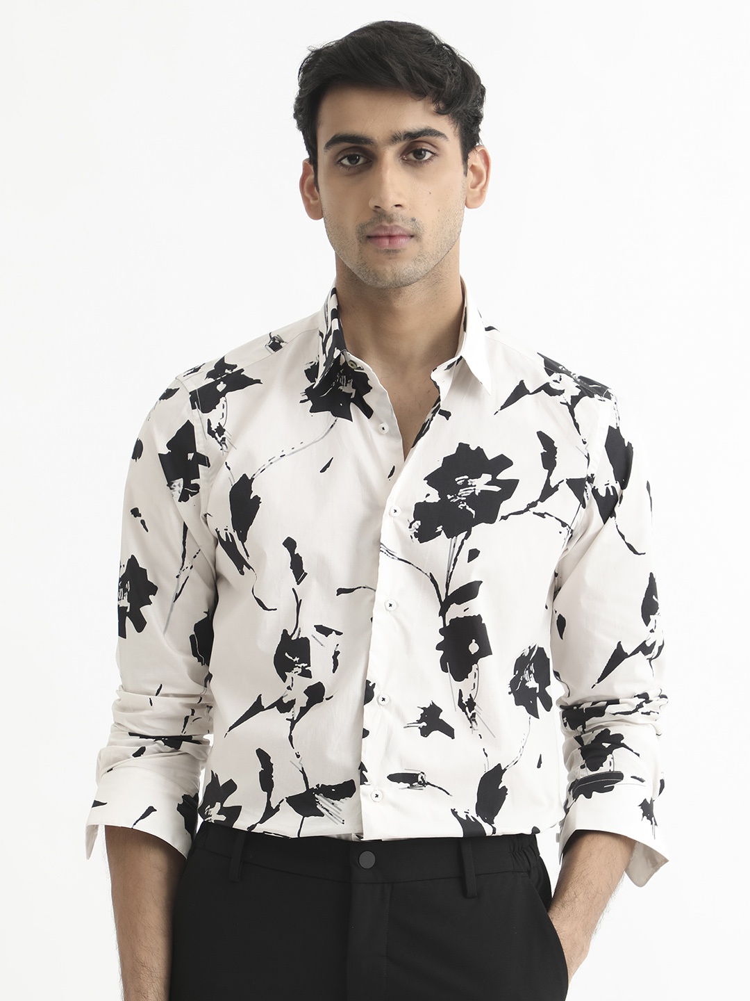 

RARE RABBIT Men Off White & Black Tailored Fit Opaque Floral Printed Casual Shirt