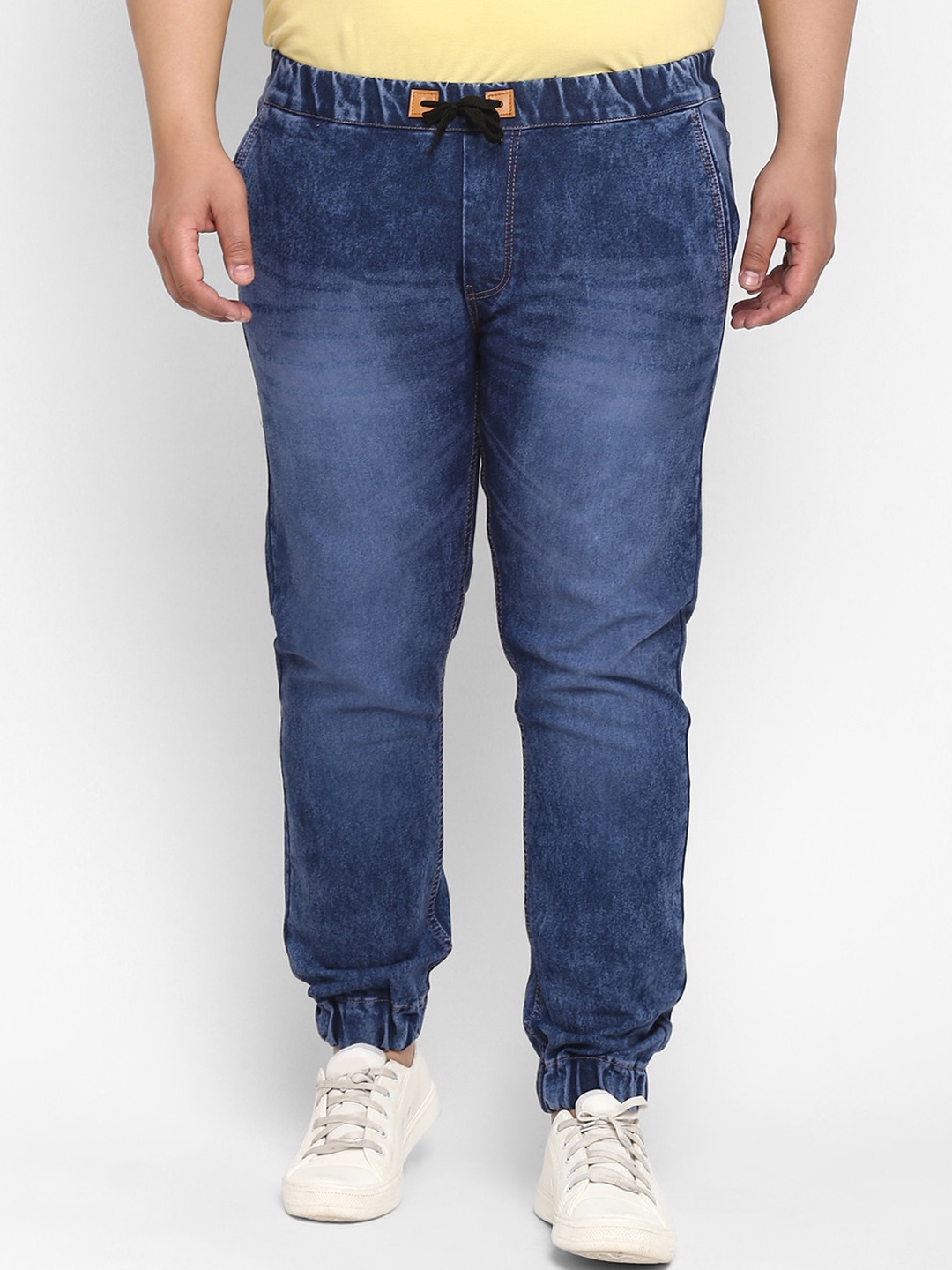 

Urbano Plus Men Blue Jogger Light Fade Stretchable Clean Look Jeans