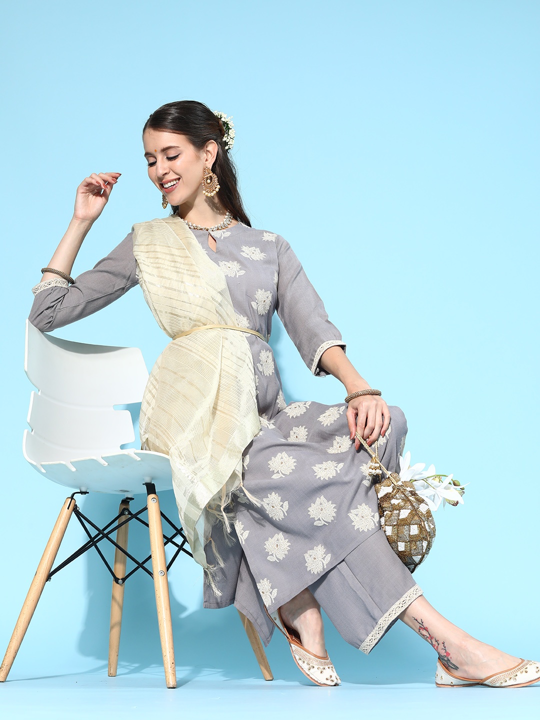 

Indo Era Women Grey Floral Printed Regular Kurta with Trousers & With Dupatta