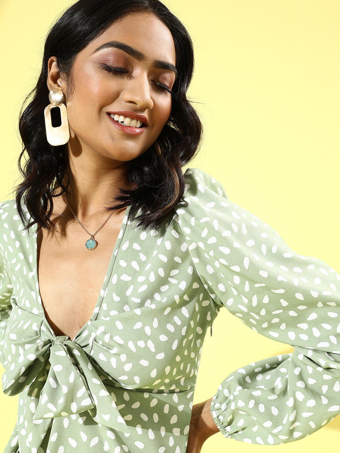 

Berrylush Green Crepe A-Line Dress