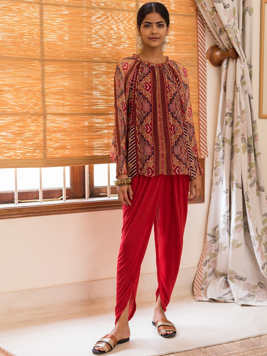 

aarke Ritu Kumar Red Chiffon Round Neck Full Sleeve Regular Top