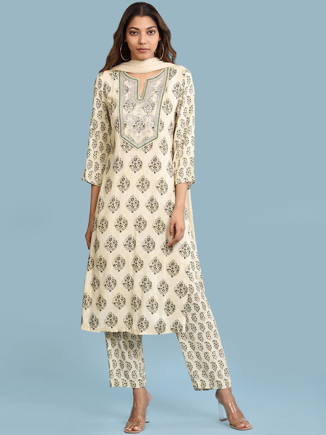 

aarke Ritu Kumar Women Off-White Tribal Printed Regular Gotta Patti Kurta Set