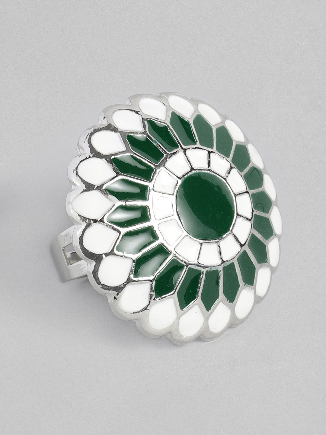 

AccessHer Green & White Oxidised Silver-Plated Enamelled Circular Finger Ring