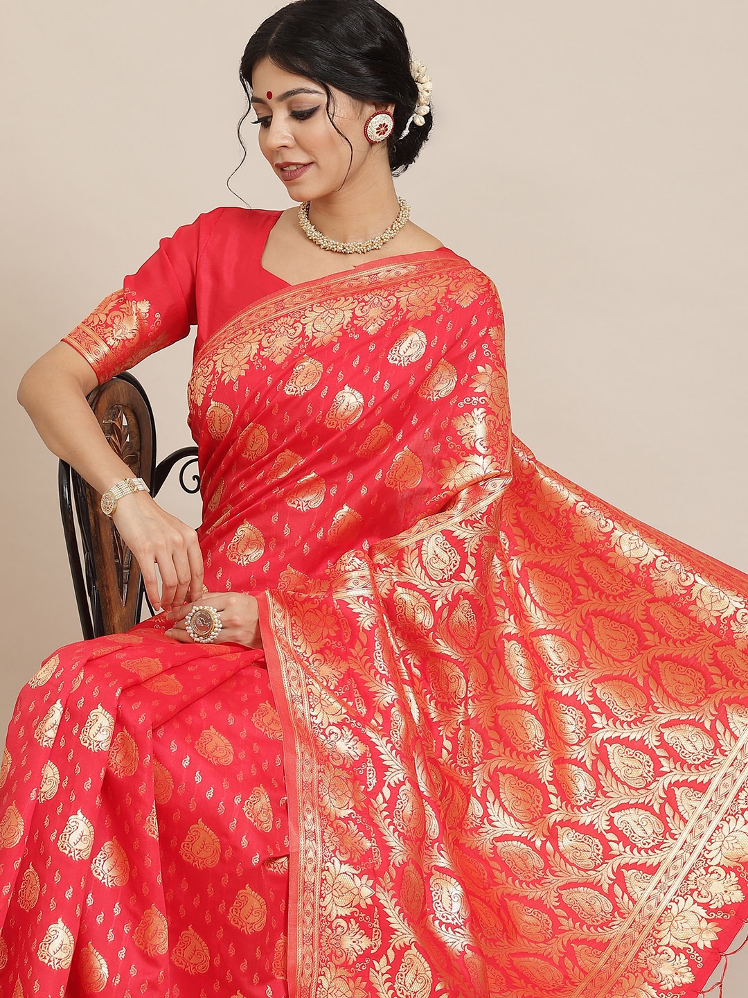 

Mitera Red Floral Silk Blend Ethnic Woven Design Banarasi Saree