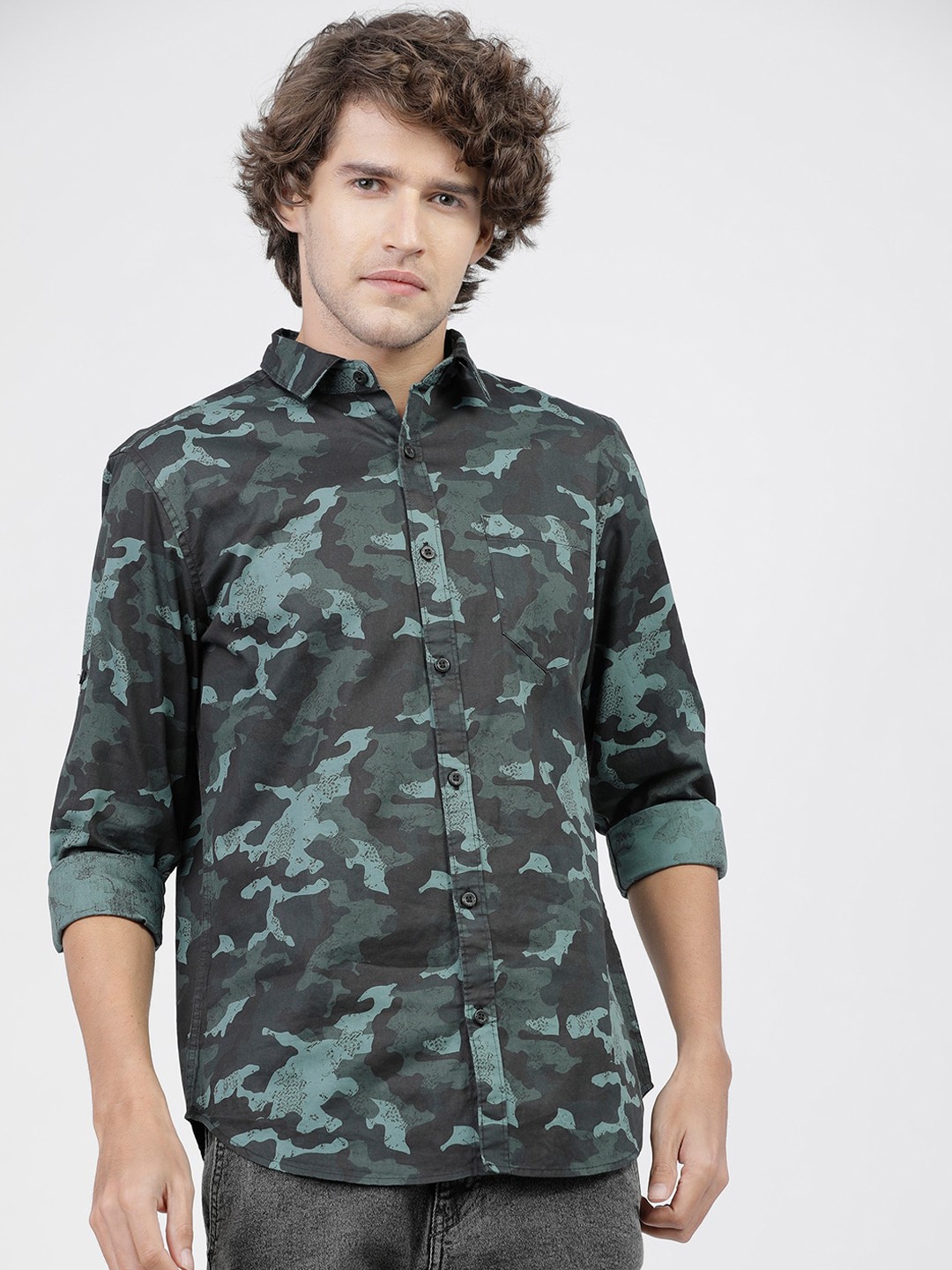 

HIGHLANDER Men Olive Green Slim Fit Opaque Printed Casual Shirt