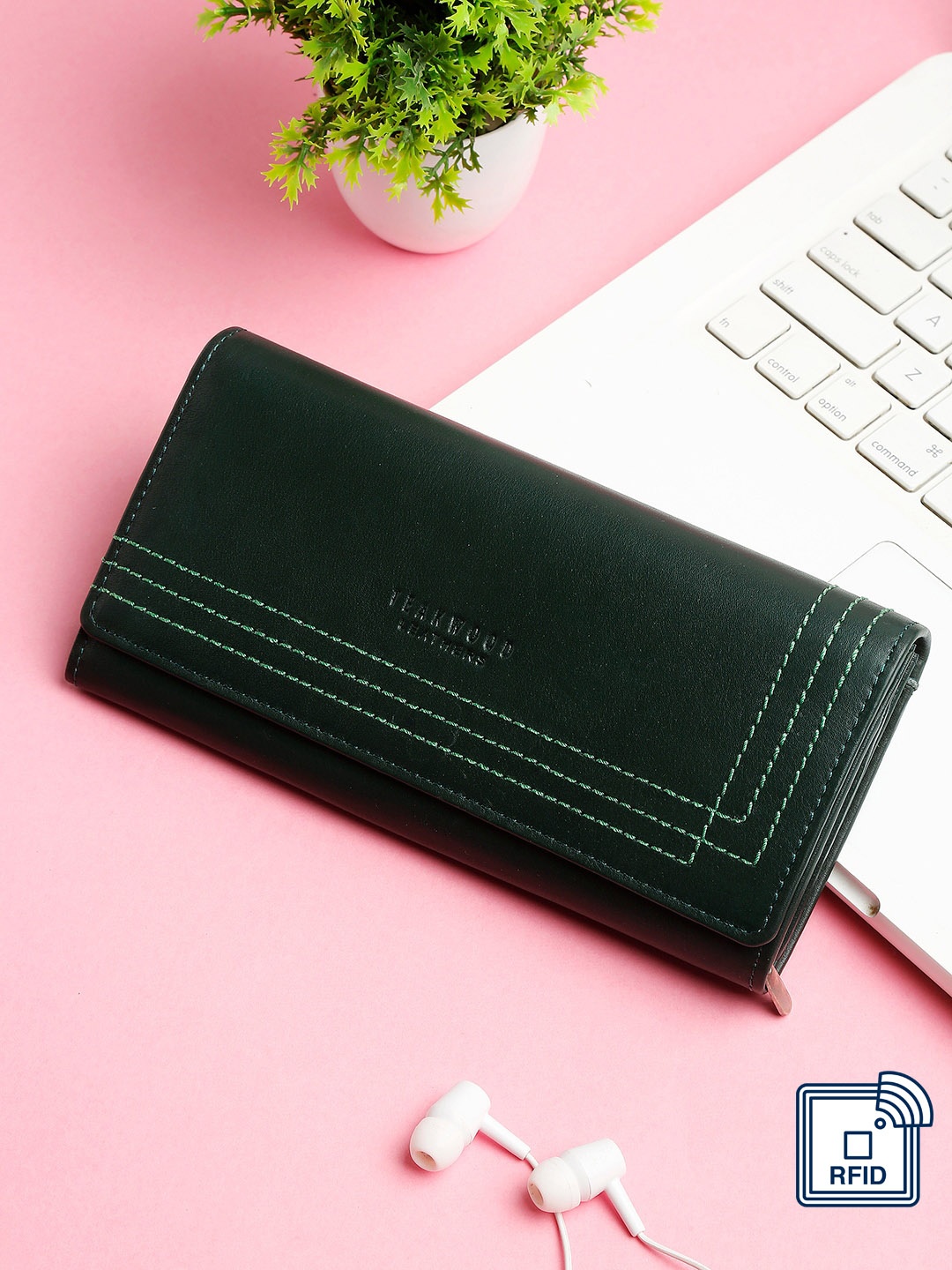 

Teakwood Leathers Women Green Leather Three Fold Wallet