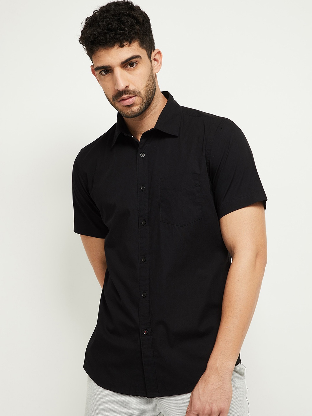 

max Men Black Slim Fit Opaque Casual Shirt