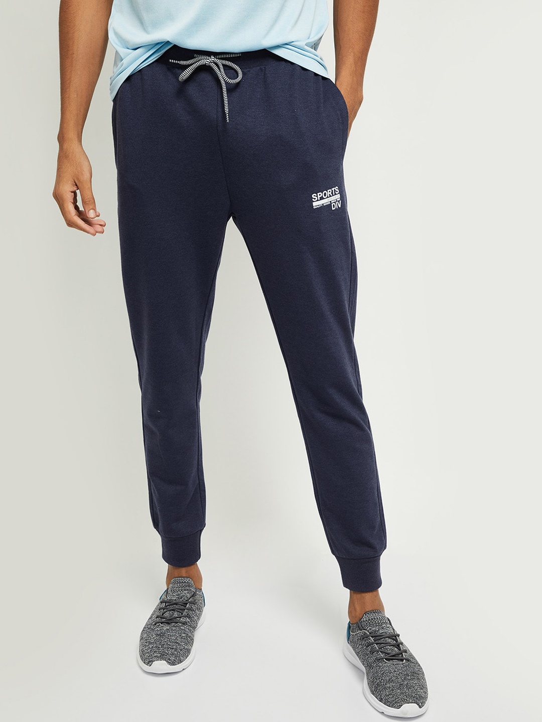 

max Men Navy Blue Solid Joggers