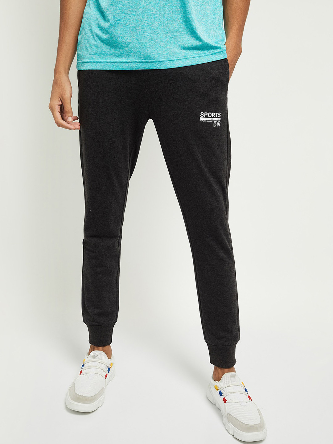 

max Men Grey Solid Cotton Joggers