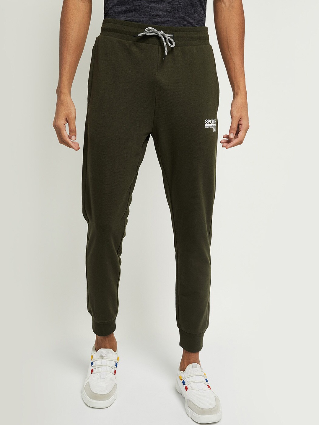 

max Men Green & White Solid Joggers