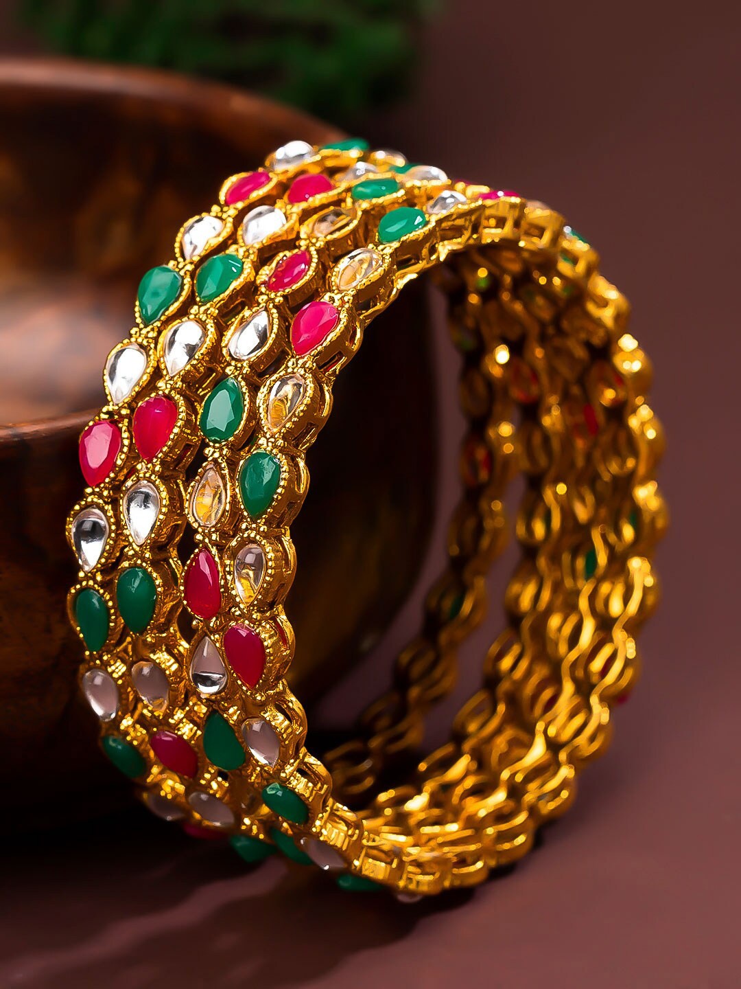 

Sukkhi Elegant Pack Of 4 Women Gold-Plated Kundan Bangle, Red