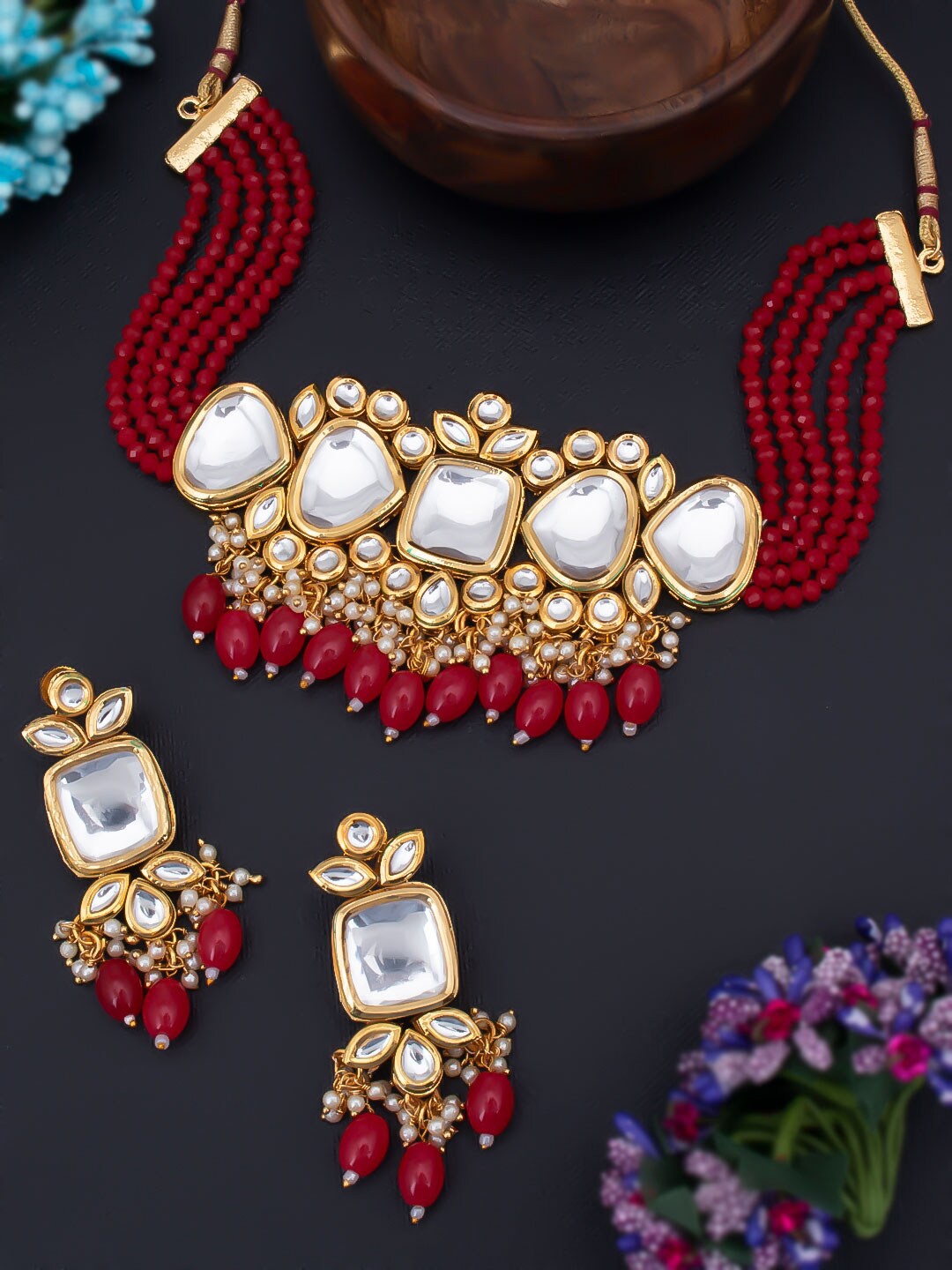 

Sukkhi Gold-Plated Red & White Kundan-Studded & Beaded Jewellery Set