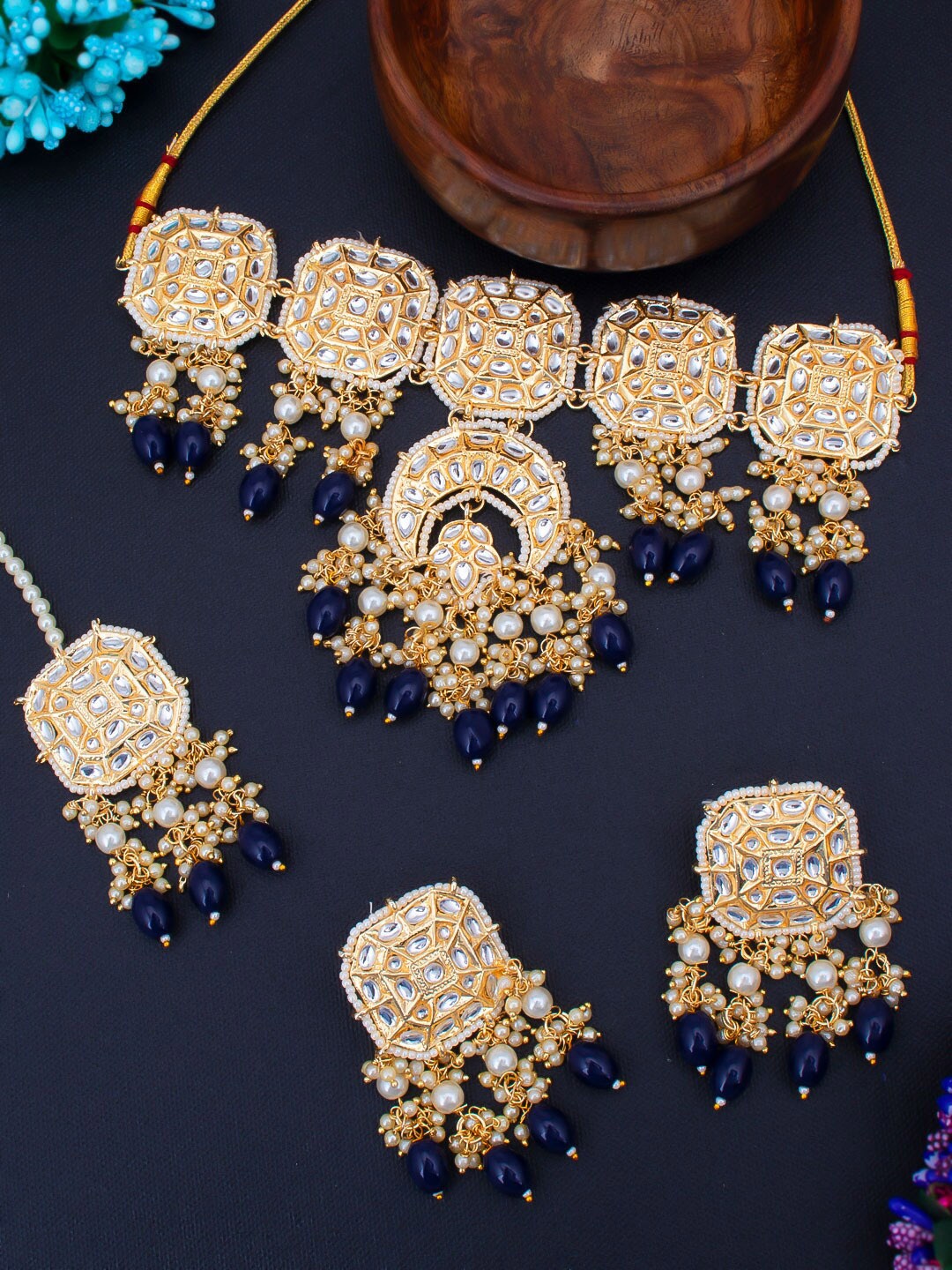 

Sukkhi Gold-Plated White & Black Kundan-Studded & Beaded Jewellery Set