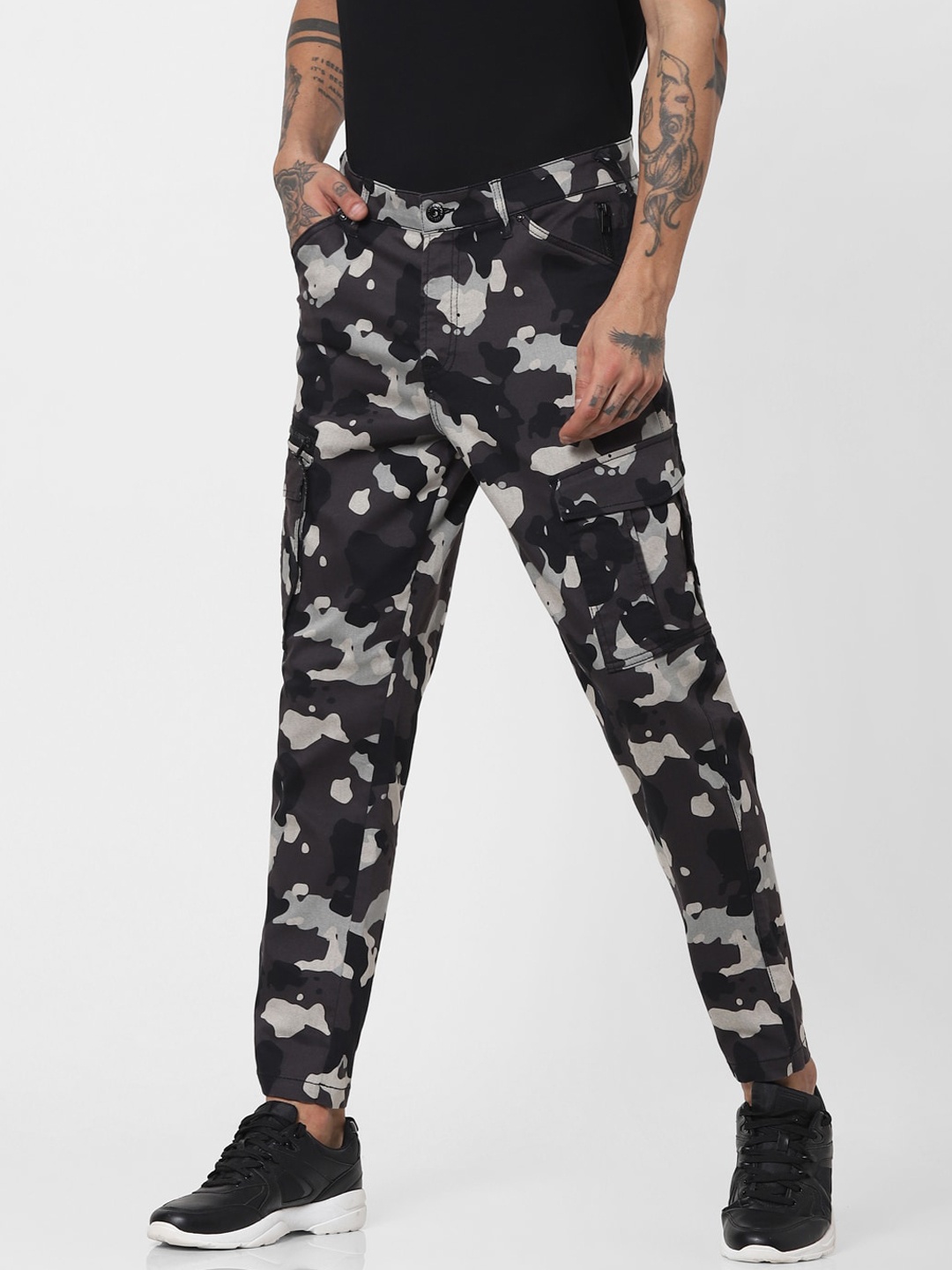 

Jack & Jones Men Black Camouflage Printed Cargos Trousers