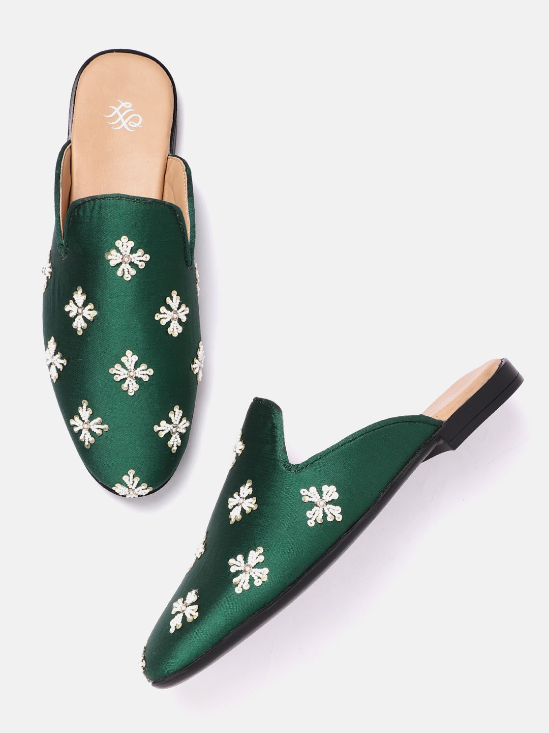 

House of Pataudi Men Green & White Embellished Handcrafted Ethnic Mules