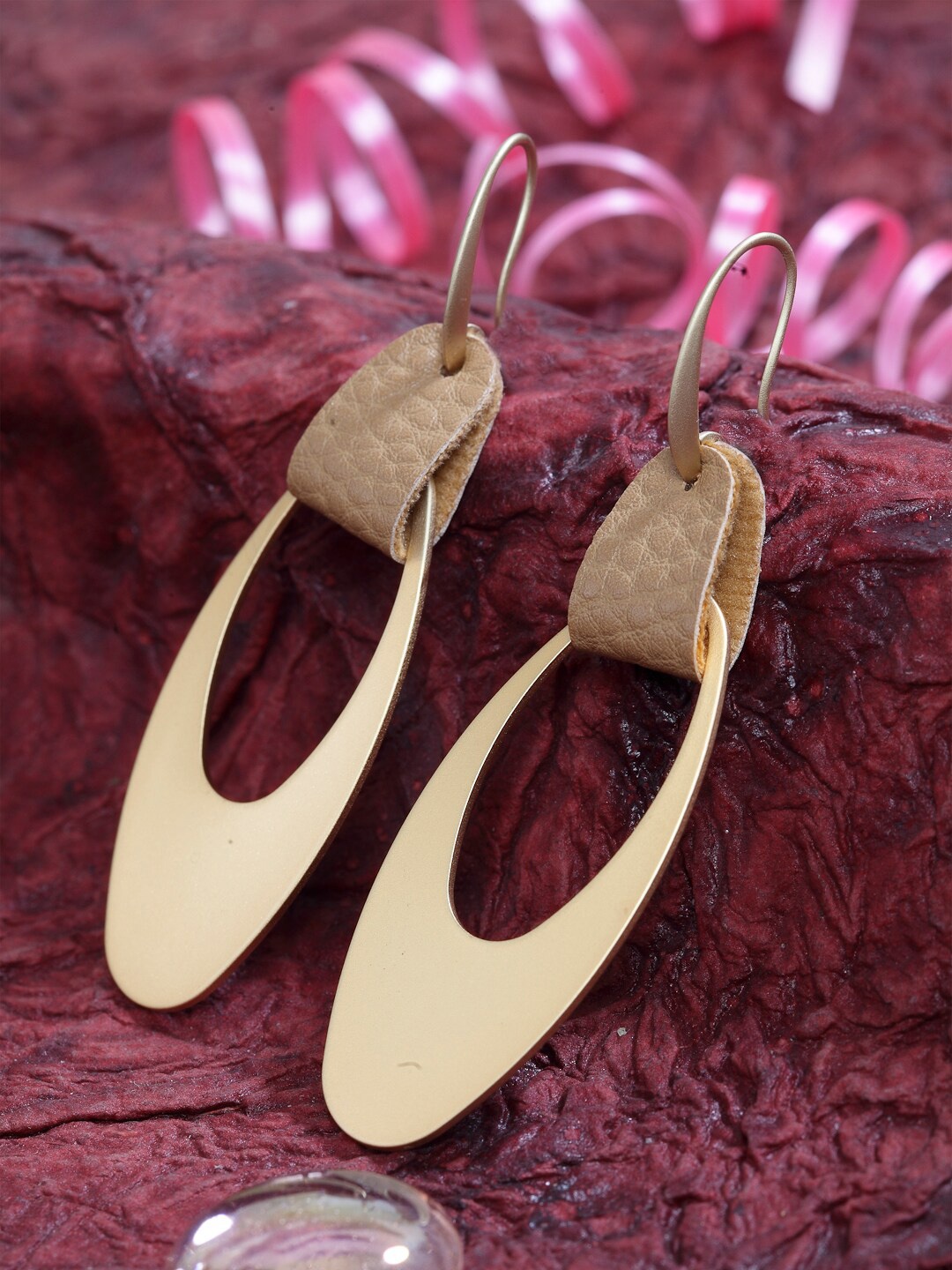 

DIVA WALK Gold-Toned & Brown Handcrafted Oval Drop Earrings