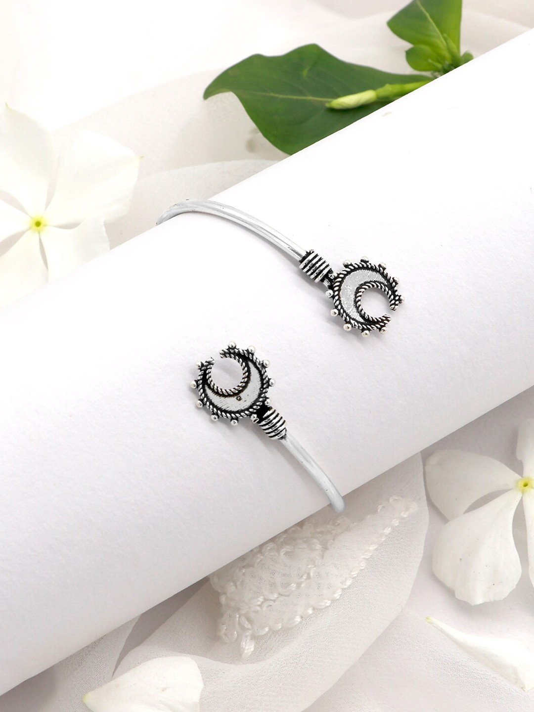 

TEEJH Women Silver-Toned Chandrika Oxidised Silver-Plated Kada Bracelet