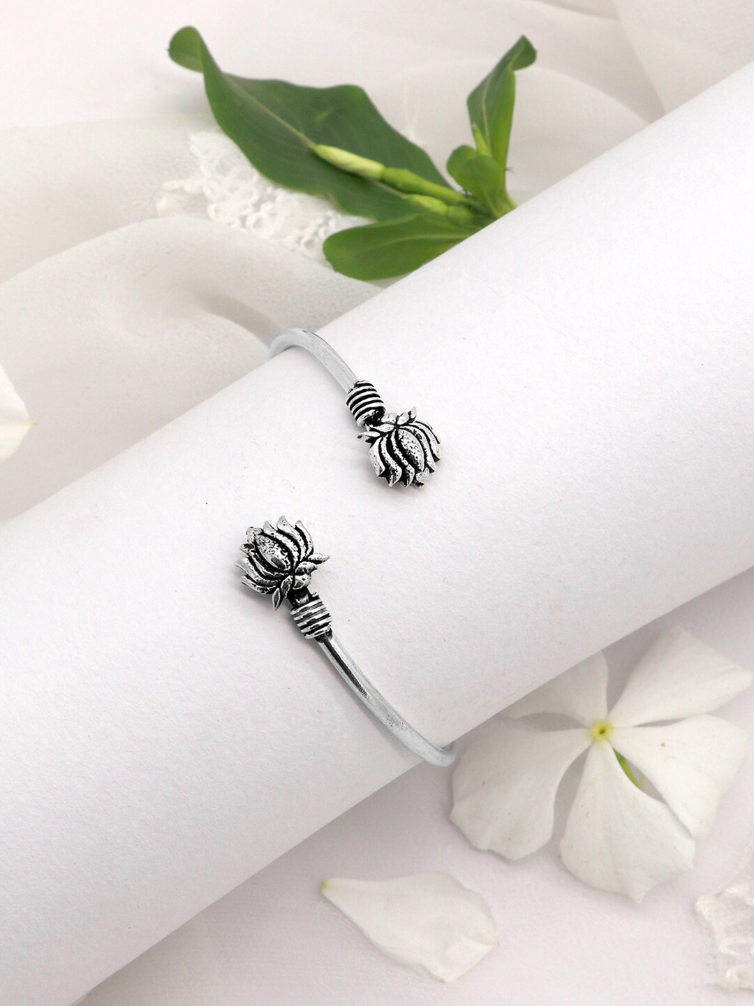 

TEEJH Women Silver-Toned Oxidised Silver-Plated Cuff Bracelet