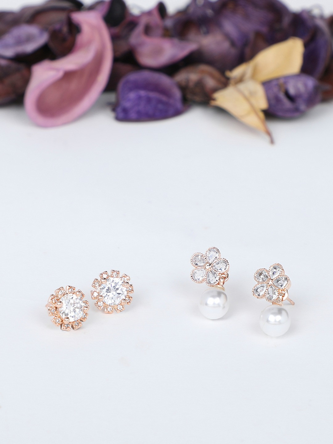 

AMI Rose Gold & White Set of 2 Contemporary Stud Earrings