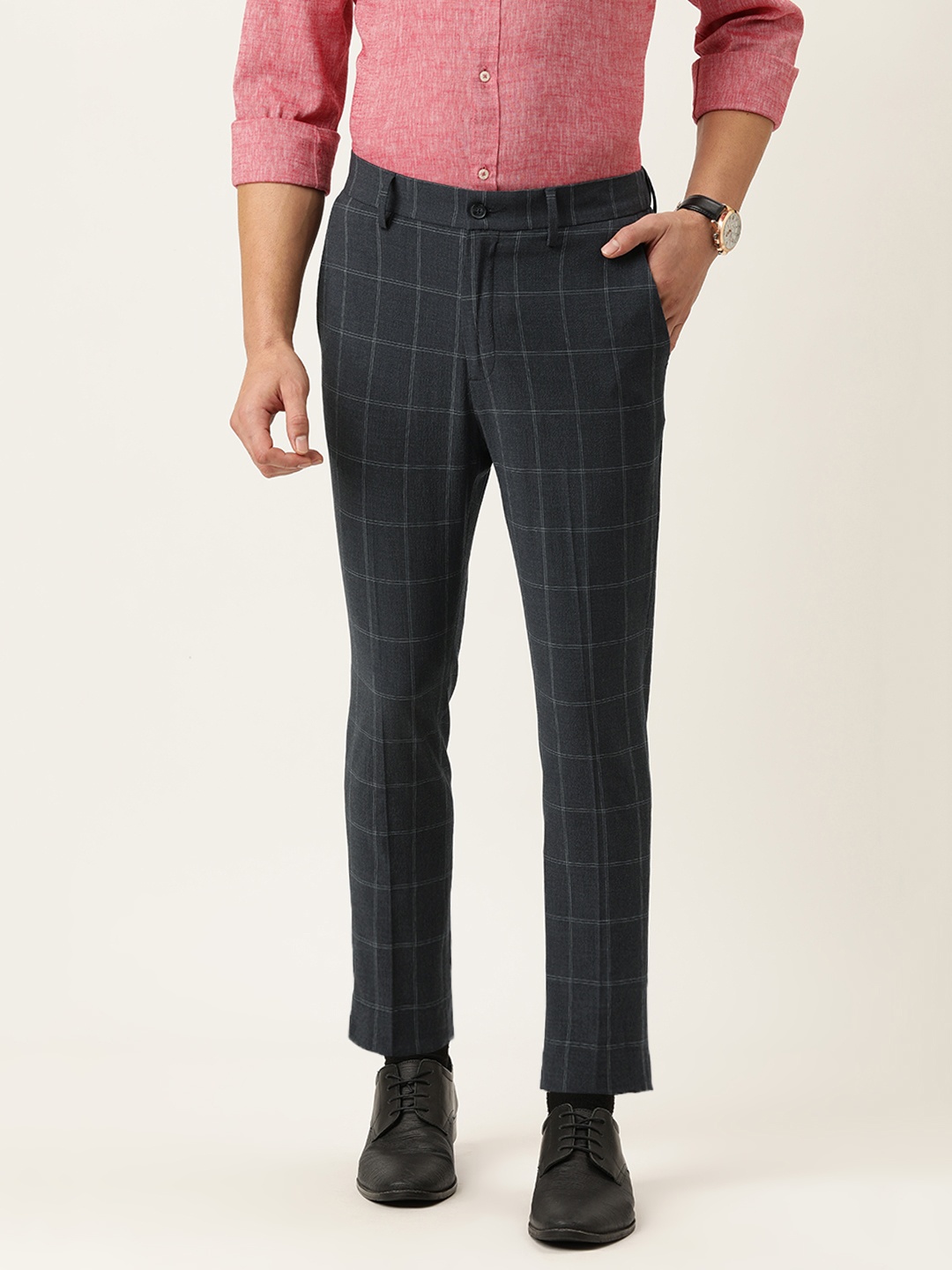 

Peter England Men Charcoal Carrot Fit Checked Trousers