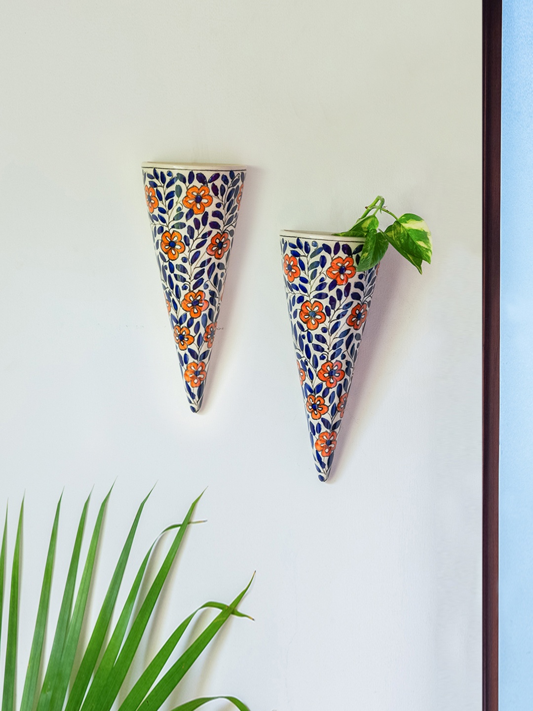 

ExclusiveLaneCream & Blue 2 Pieces Floral Dazzling Posy Wall Planters, Cream