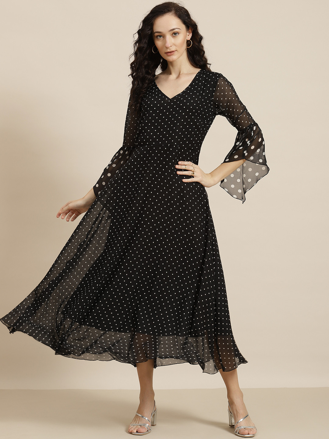 

Qurvii Black Georgette A-Line Midi Dress