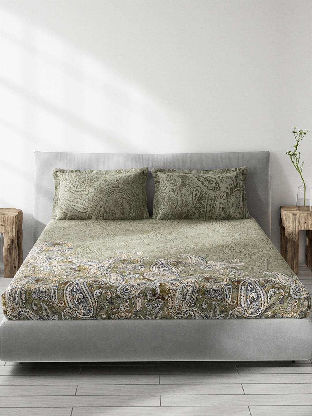 

DDecor Grey & Green Ethnic Motifs 130 TC Queen Bedsheet with 2 Pillow Covers