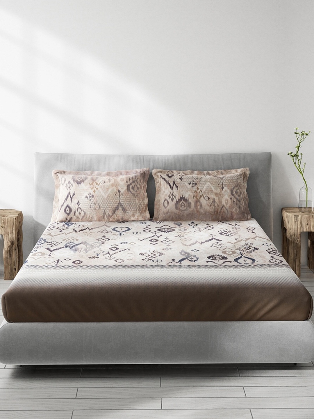 

DDecor Beige & White Ethnic Motifs 130 TC Queen Bedsheet with 2 Pillow Covers