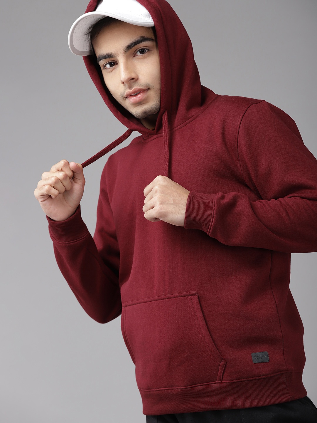 

UTH by Roadster Boys Maroon Solid Hooded Sweatshirt