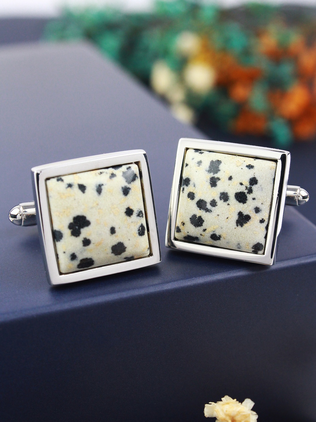 

PELUCHE Men Silver-Toned & Black Natural Mother of Pearl Stone Cufflink