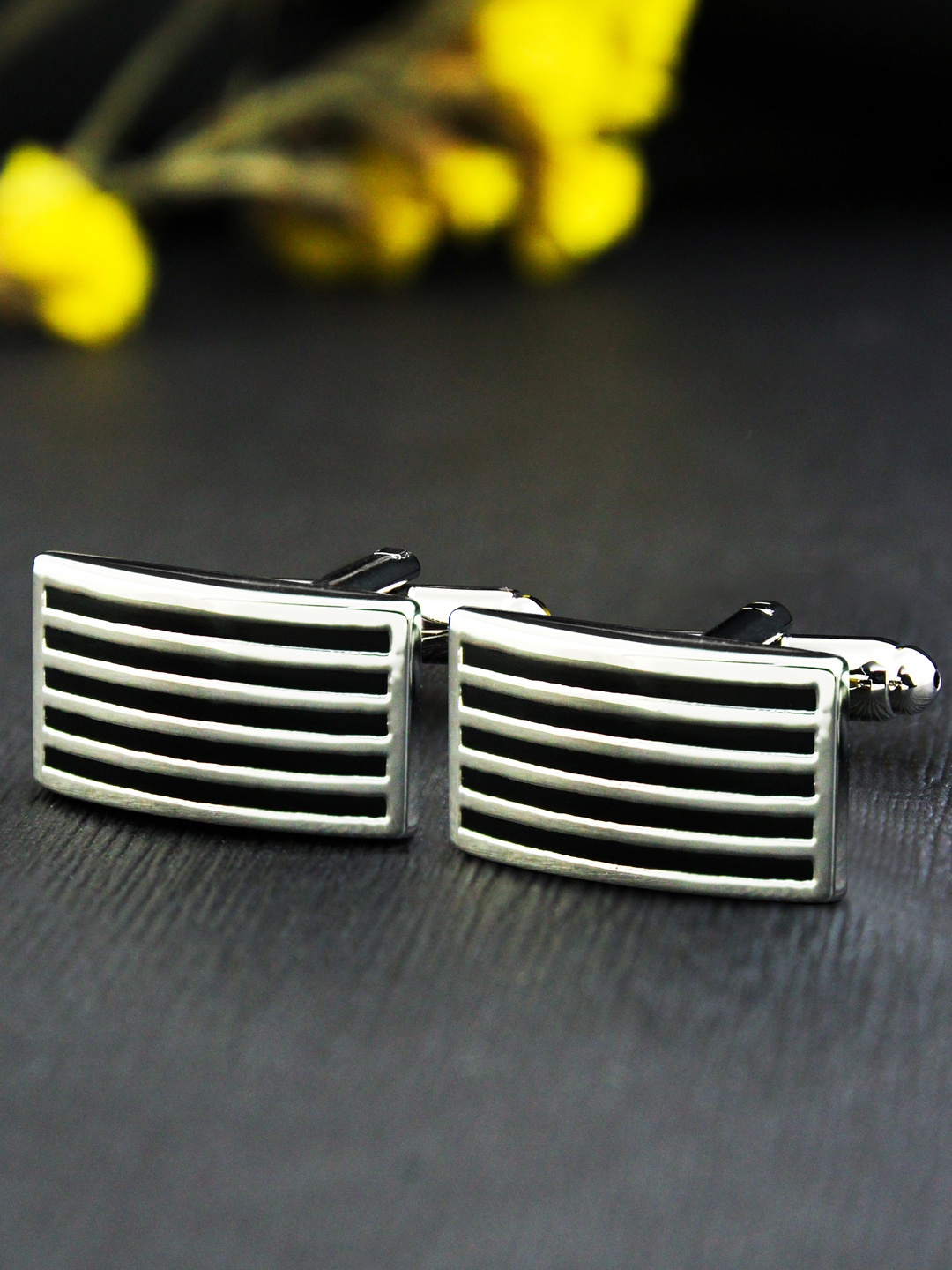 

PELUCHE Black & Gold-Toned Minimalist Enamel Design Cufflink