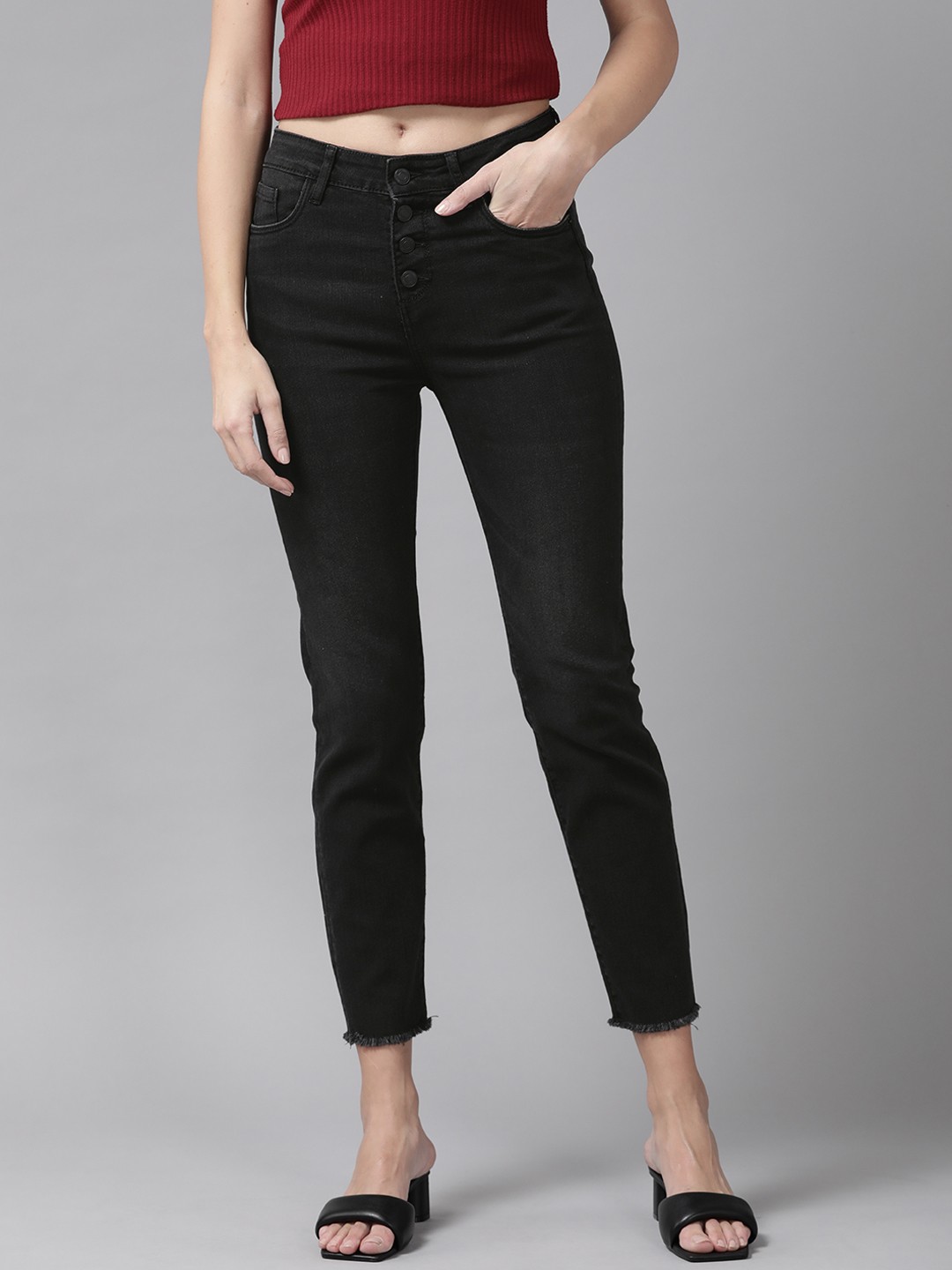 

Vero Moda Women Black Straight Fit High-Rise Light Fade Stretchable Cropped Jeans