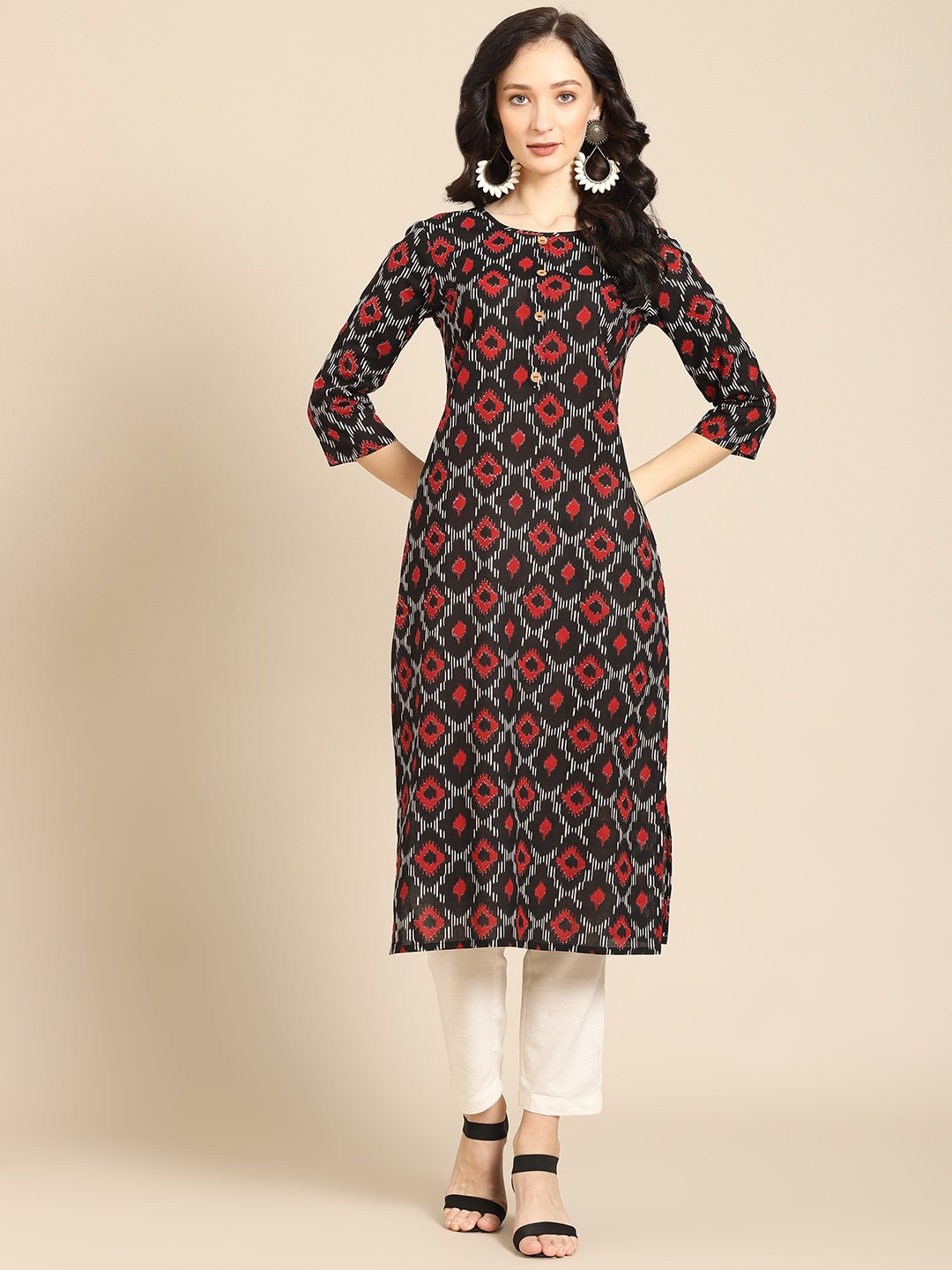 

Prakrti Women Black & Red Geometric Printed Kurta