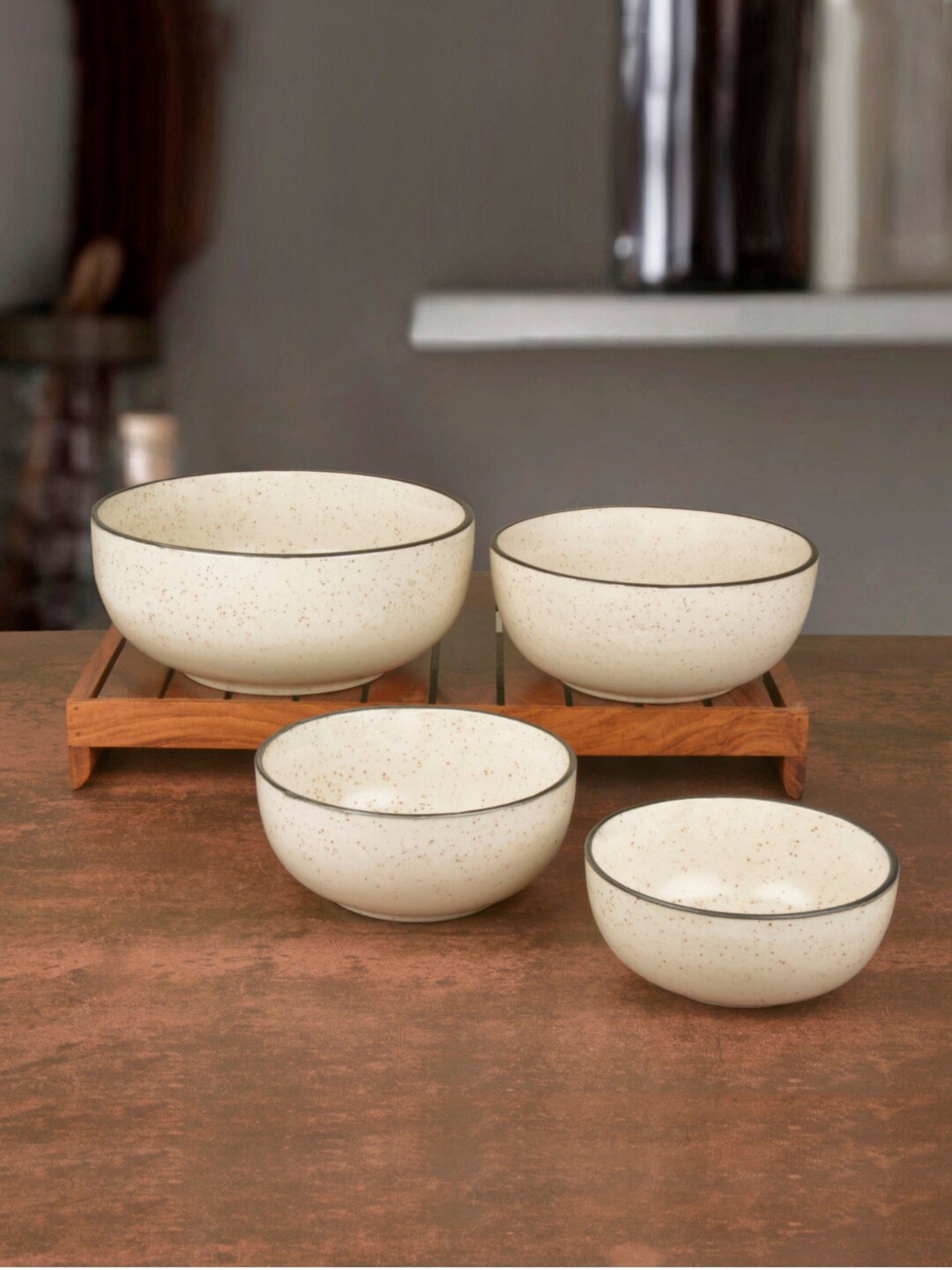 

StyleMyWay Set Of 4 White Hand-Painted Ceramic Serving Bowls