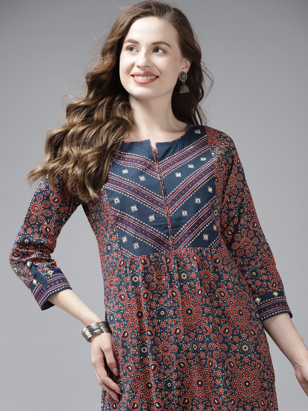 

Yufta Women Blue Floral Printed Regular Thread Work Pure Cotton Kurta with Palazzos