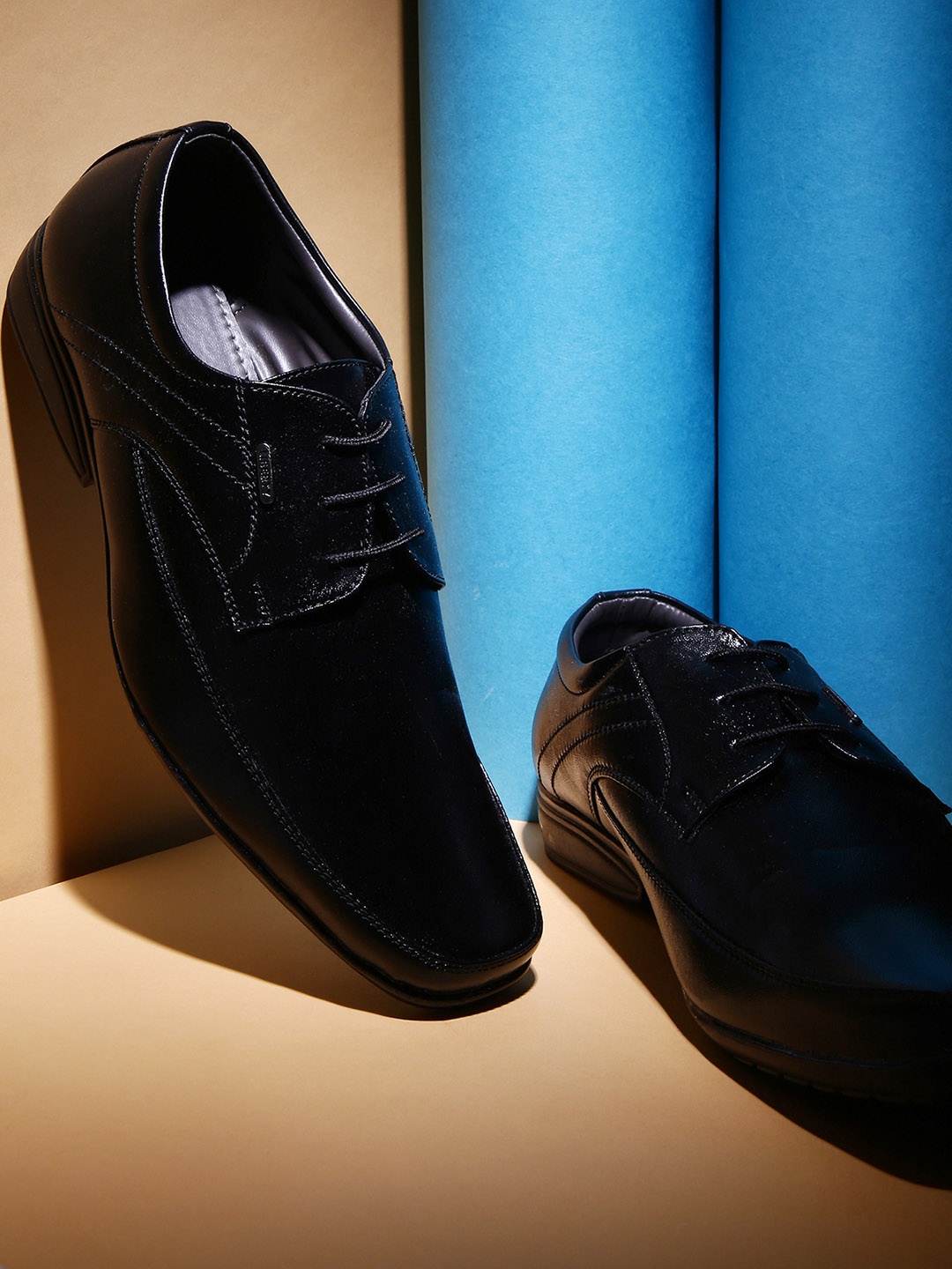 

Liberty Men Black Solid Formal Derbys