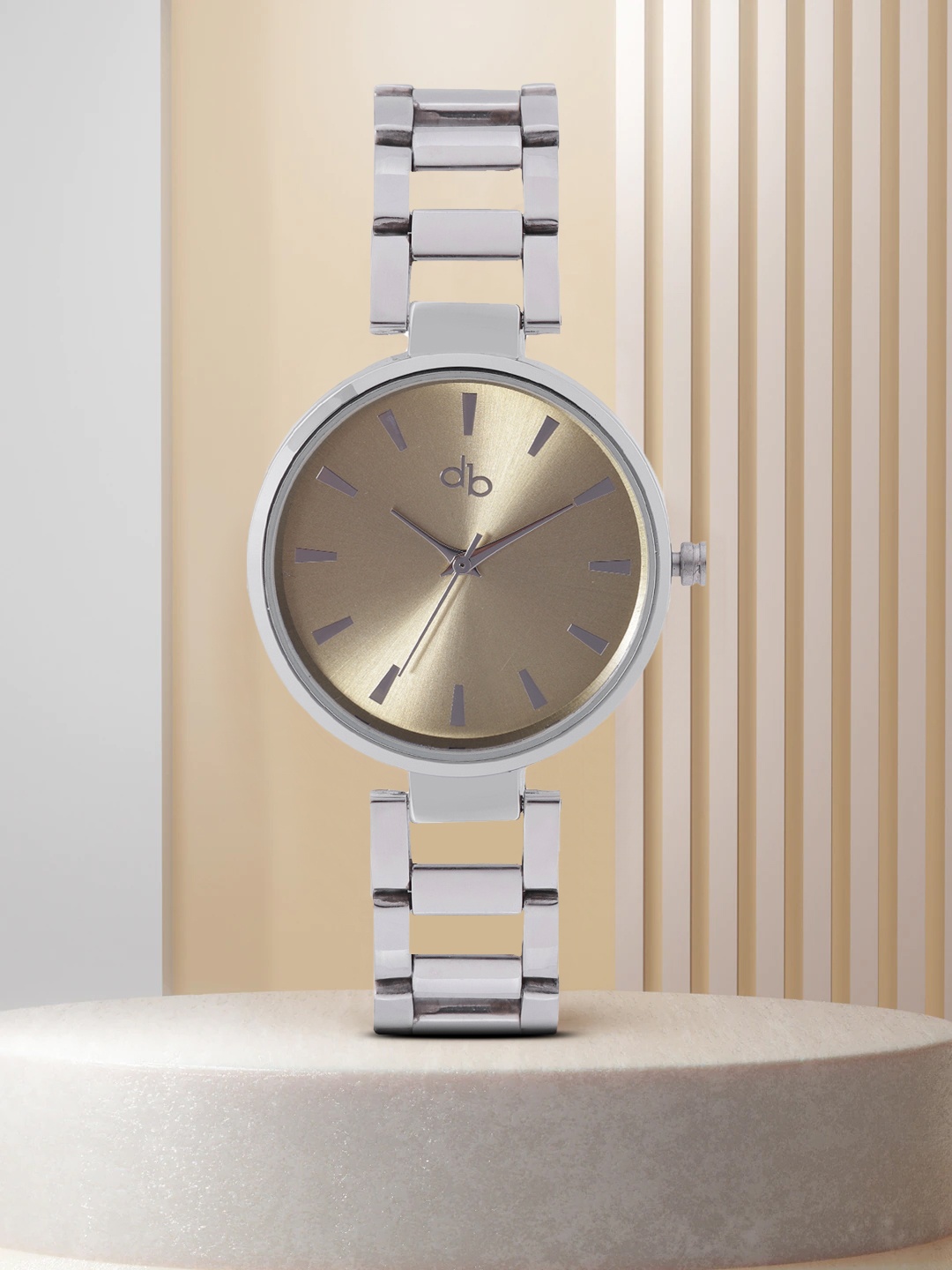 

DressBerry Women Green Dial Analogue Watch DB-SS21