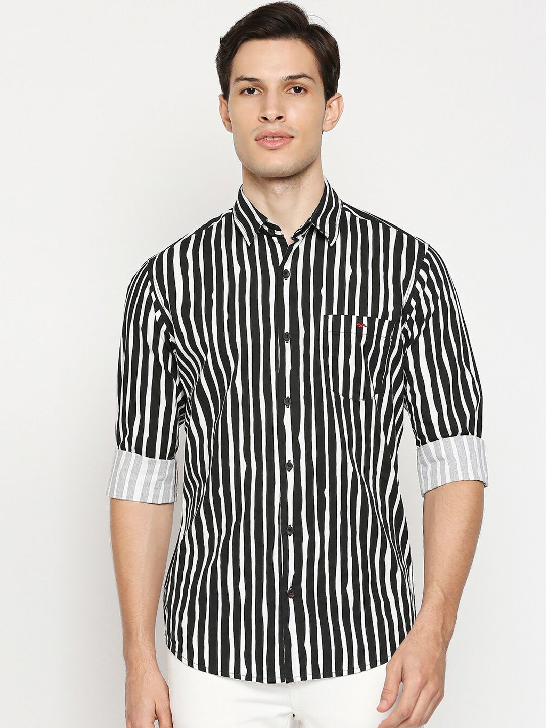 

Mufti Men Black & White Slim Fit Opaque Vertical Striped Cotton Casual Shirt